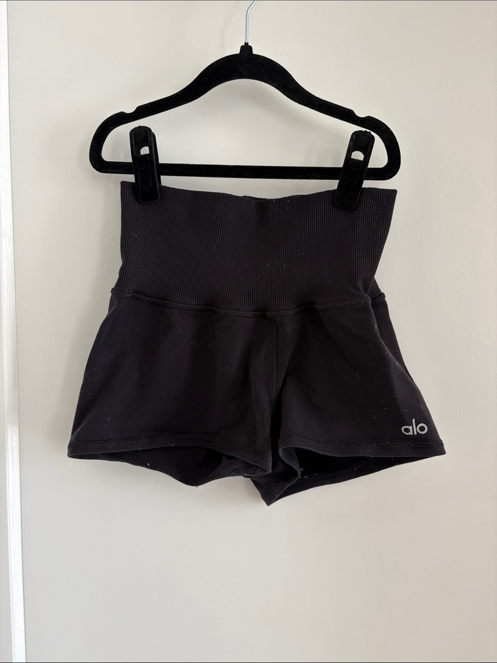 ALO Yoga Black Aura Short